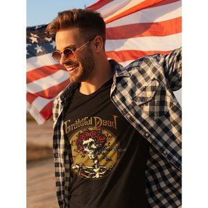Grateful Dead Skull & Roses Classic Fit T-Shirt